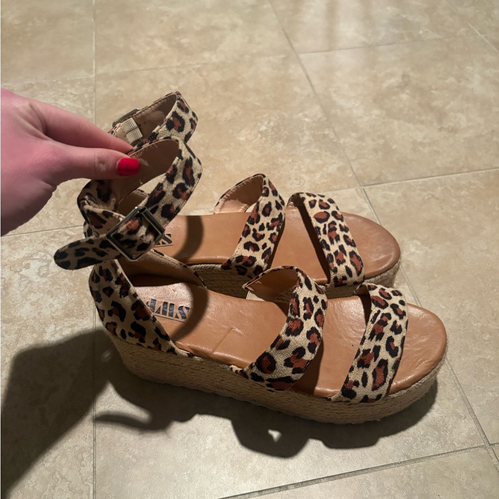 Leopard Print Wedge Sandals - Picture 4 of 4